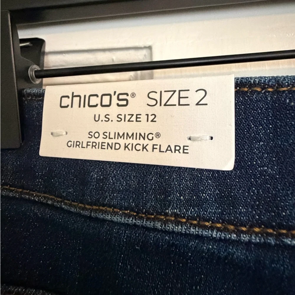 Chico’s Girlfriend Kick Flare Crop Jeans - Picture 4 of 6